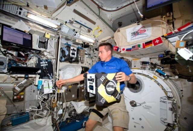 ISS-Robot-AstroBee-Programming-Opportunity-theincap-696x472