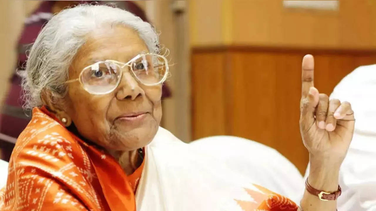 Sandhya Mukhopadhyay Died at 90