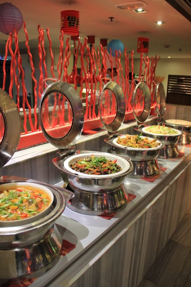 Mesmerizing Dinner Buffet @ Radisson Blu Dhaka Water Garden!