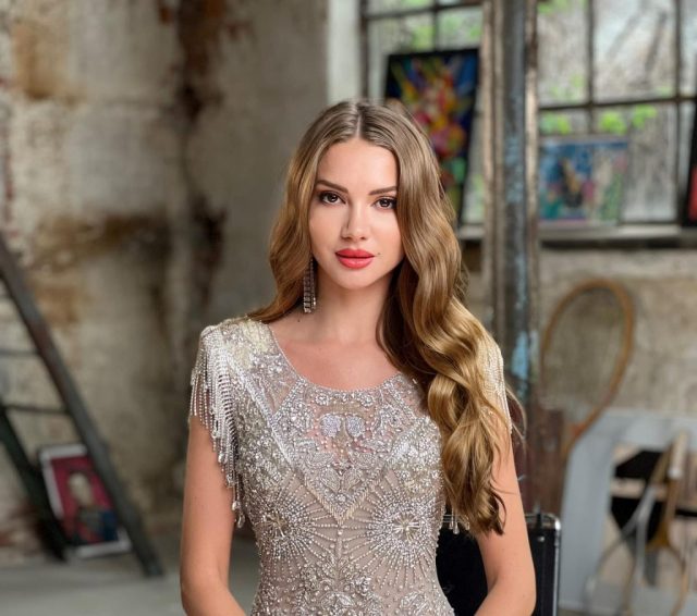 Romanian Singer Otilia To Make First Ever Appearance in Bangladesh