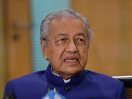 Malaysia's 97-year-old Mahathir To Run in Coming General Election - theincap